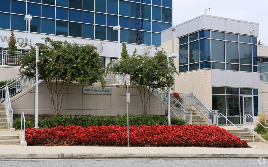 1 Olympic Pl, Towson, MD for lease - Building Photo - Image 3 of 11