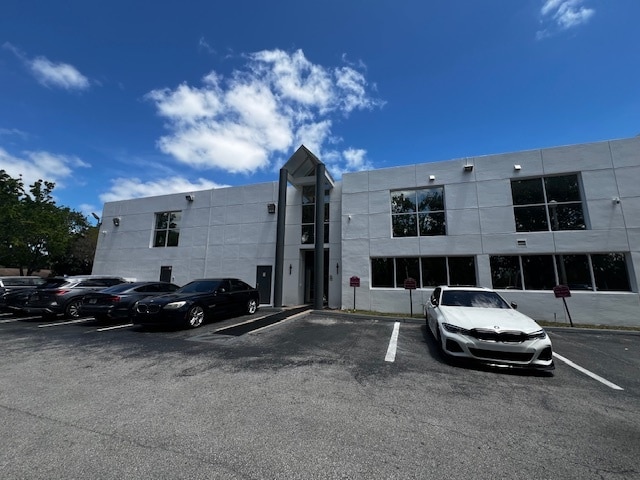 2627 NE 203rd St, Aventura, FL for lease - Building Photo - Image 3 of 4