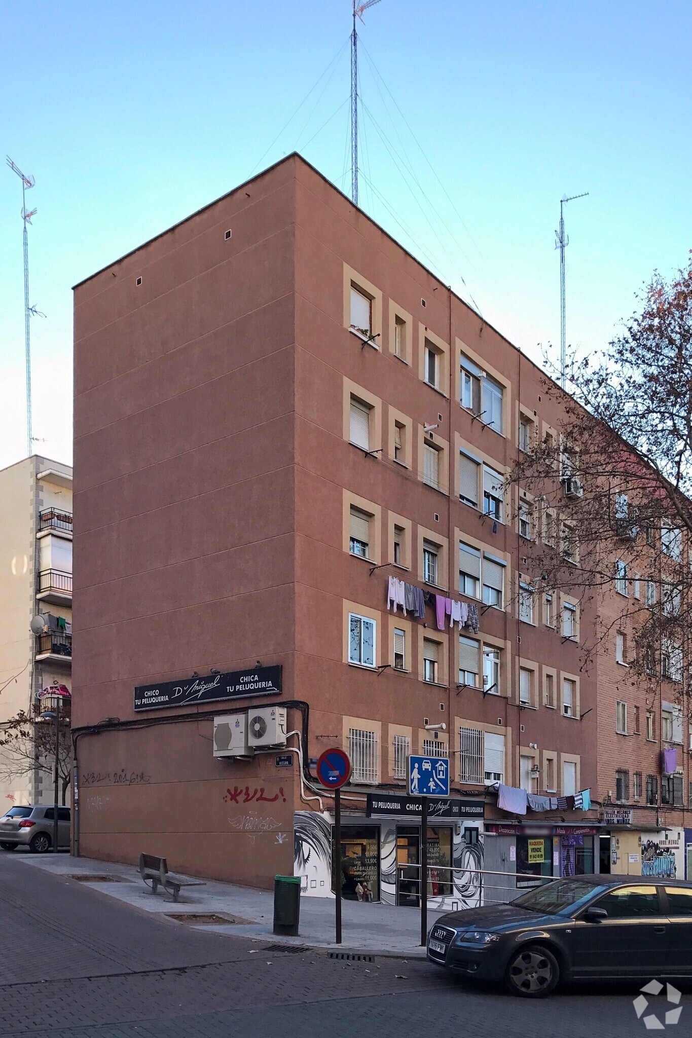 Retail in Alcorcón, Madrid for lease Primary Photo- Image 1 of 2
