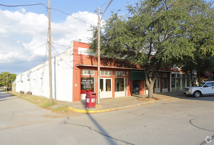 114-116 S Covington St, Hillsboro, TX à vendre - Photo principale - Image 1 de 1