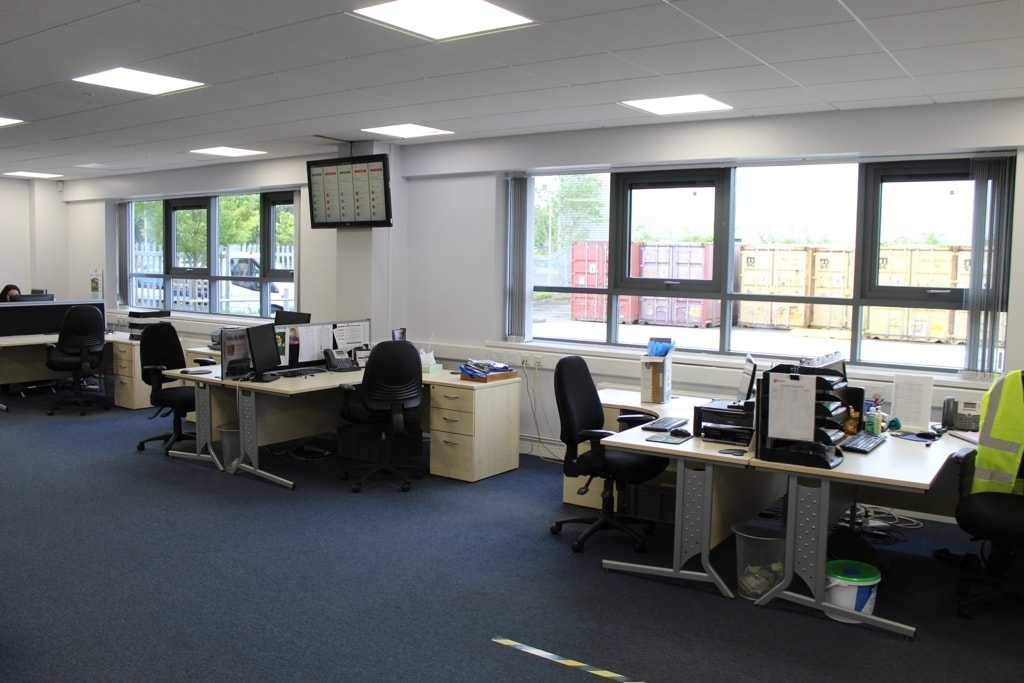 12A Follingsby Close, Gateshead for lease Interior Photo- Image 1 of 1