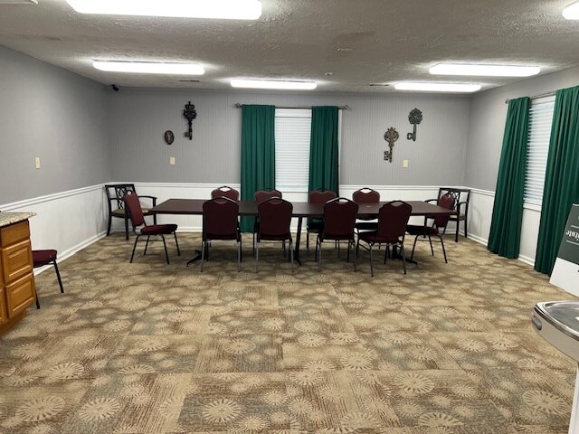 4 Forest Cir, Newnan, GA à vendre - Photo du bâtiment - Image 2 de 10