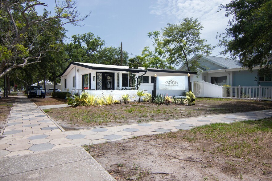 2500 1st Ave N, Saint Petersburg, FL à vendre - Photo du bâtiment - Image 3 de 8
