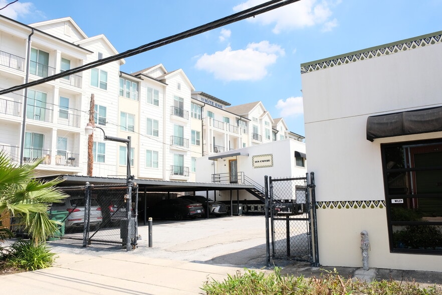 608 Oxford St, Houston, TX for lease - Building Photo - Image 3 of 4