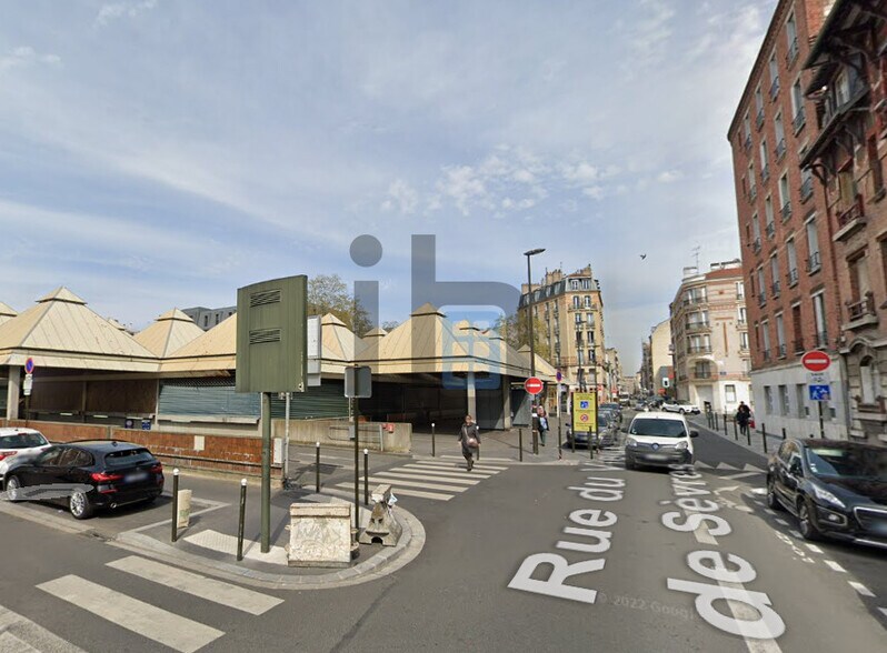 Commerce de détail dans Boulogne-Billancourt à louer - Photo du bâtiment - Image 1 de 3