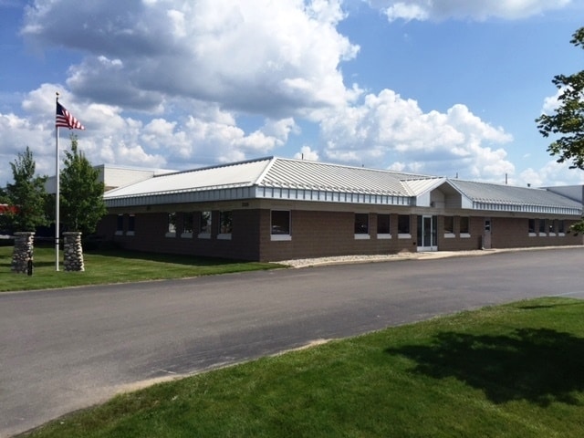 2325 Sybrant Rd, Traverse City, MI à louer - Photo du bâtiment - Image 2 de 61