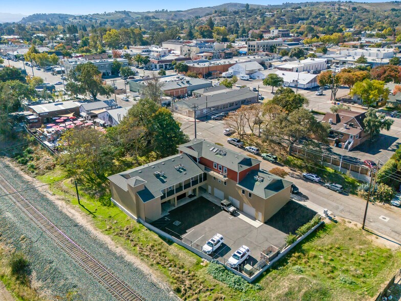 1400 Railroad St, Paso Robles, CA à louer - Photo du bâtiment - Image 1 de 28
