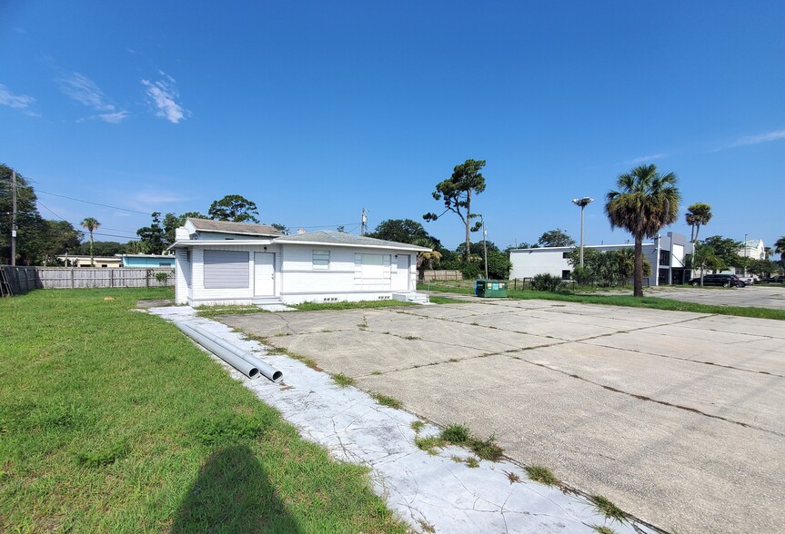 1522 Ridgewood Ave, Daytona Beach, FL for sale - Building Photo - Image 2 of 15