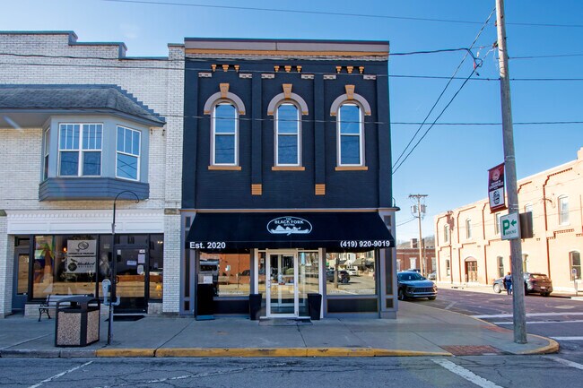 More details for 153 W Main St, Loudonville, OH - Retail for Sale