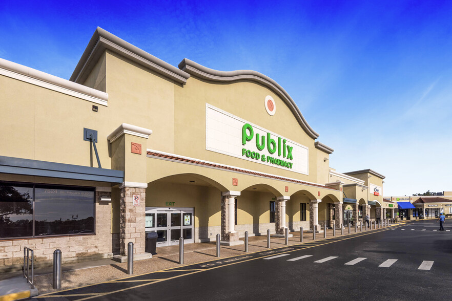 7524 Dr Phillips Blvd, Orlando, FL for lease - Primary Photo - Image 1 of 3