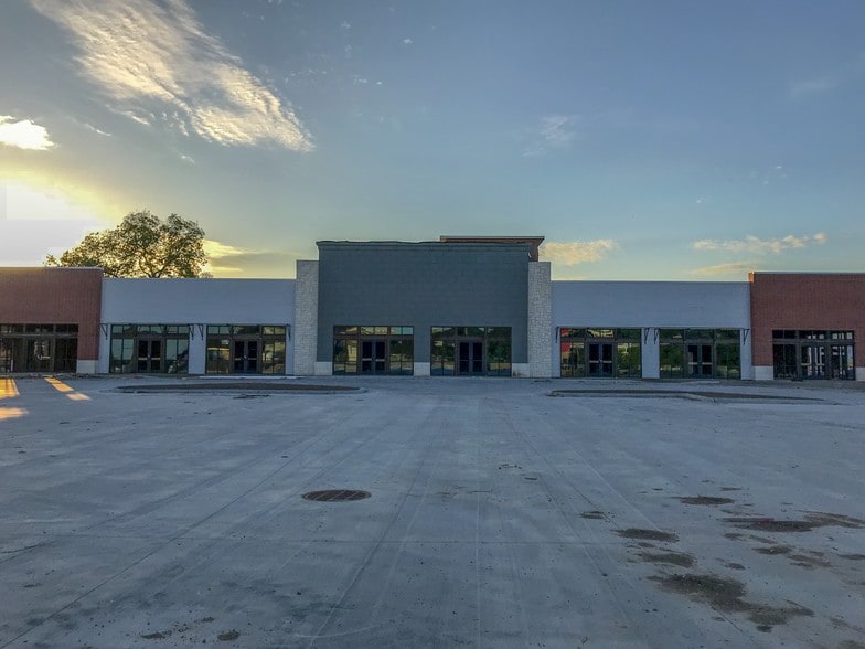 921 S 9th St, Waco, TX for lease - Building Photo - Image 2 of 7