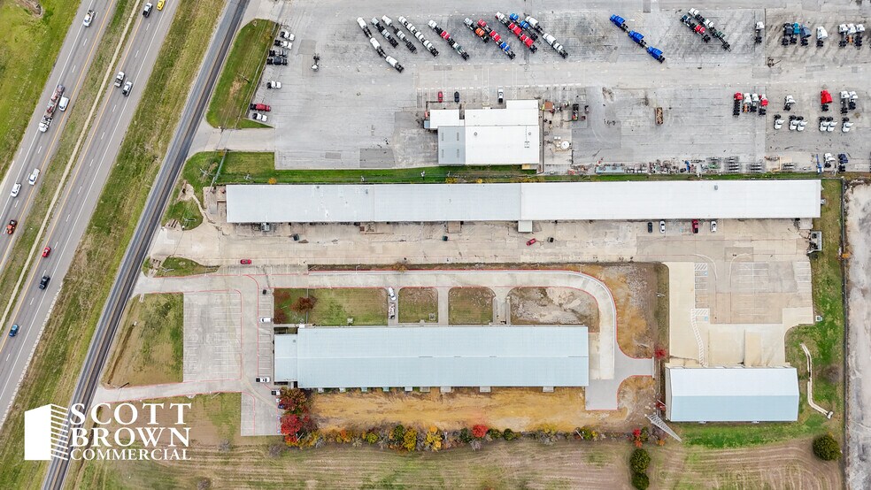 1512 I-35 W, Denton, TX à louer - Photo du bâtiment - Image 3 de 22