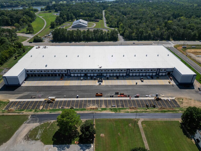 4546 N Access Rd, Chattanooga, TN à louer - Photo du bâtiment - Image 3 de 6