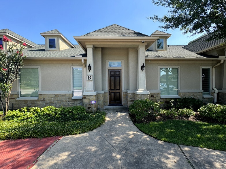 11601 Spring Cypress Rd, Tomball, TX for sale - Building Photo - Image 2 of 61