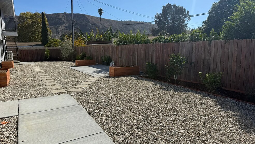176-182 W Ramona St, Ventura, CA à vendre - Photo du bâtiment - Image 3 de 9