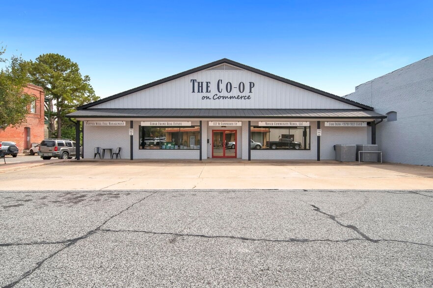 117 W Commerce St, Brenham, TX for lease - Building Photo - Image 2 of 29