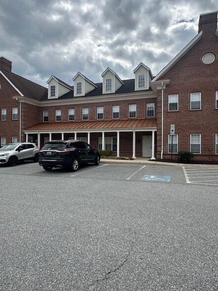 11215-11245 Dovedale Ct, Marriottsville, MD à louer - Photo du bâtiment - Image 2 de 3