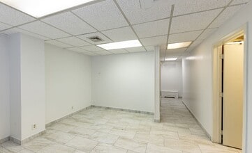 134 W 58th St, New York, NY for lease Interior Photo- Image 2 of 5