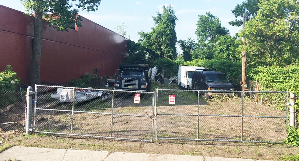 9 W Linden Ave, Englewood, NJ for lease - Primary Photo - Image 2 of 5