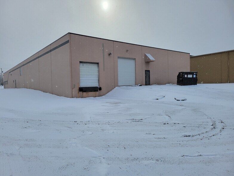 925 N Main St, Miamisburg, OH à louer - Photo du bâtiment - Image 2 de 7