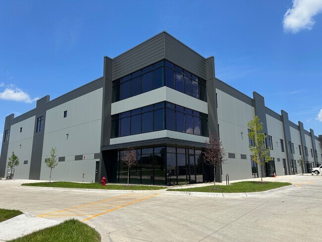 Plus de détails pour 6001 Thornton Ave, Des Moines, IA - Industriel à louer