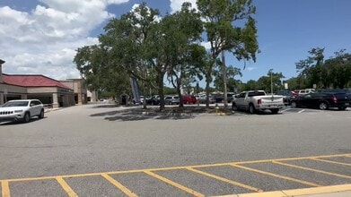 1910-1988 State Road 44, New Smyrna Beach, FL à louer - Vidéo sur l’inscription commerciale 