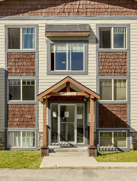 1491 5 Av, Fernie, BC à vendre - Photo du bâtiment - Image 1 de 11