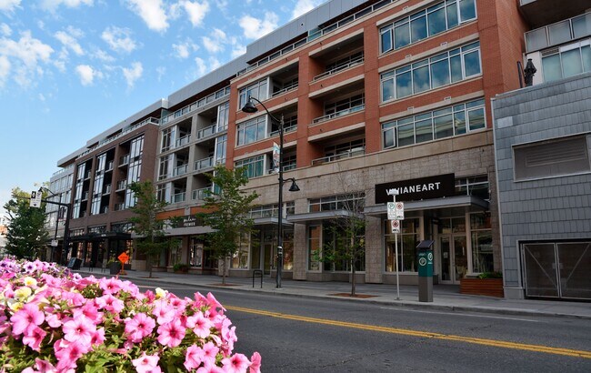 Plus de détails pour 1012 9 Av SE, Calgary, AB - Commerce de détail à louer