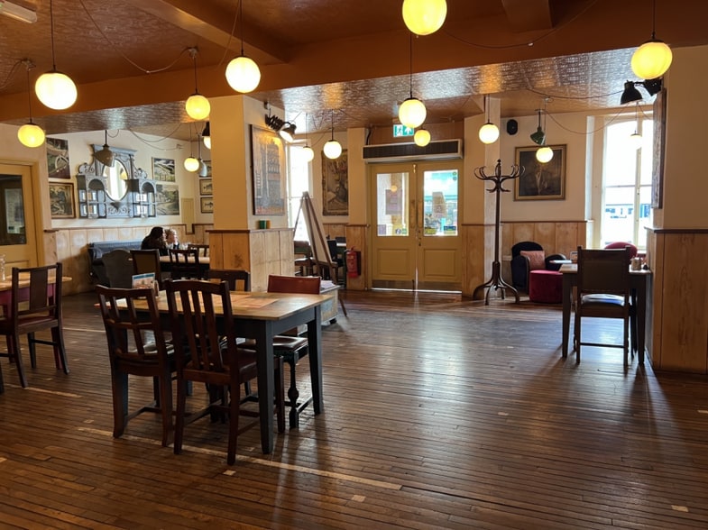 16 Bank St, Newquay for sale - Interior Photo - Image 3 of 7