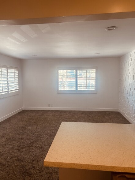 112 E Olive Ave, Redlands, CA for lease - Building Photo - Image 2 of 13