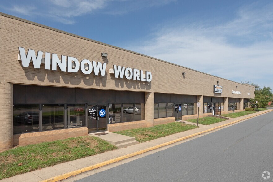 4116 Walney Rd, Chantilly, VA à louer - Photo du bâtiment - Image 2 de 6