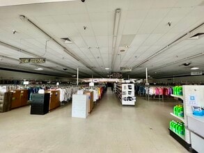 3150 Highway 5, Douglasville, GA à vendre Photo intérieure- Image 1 de 5