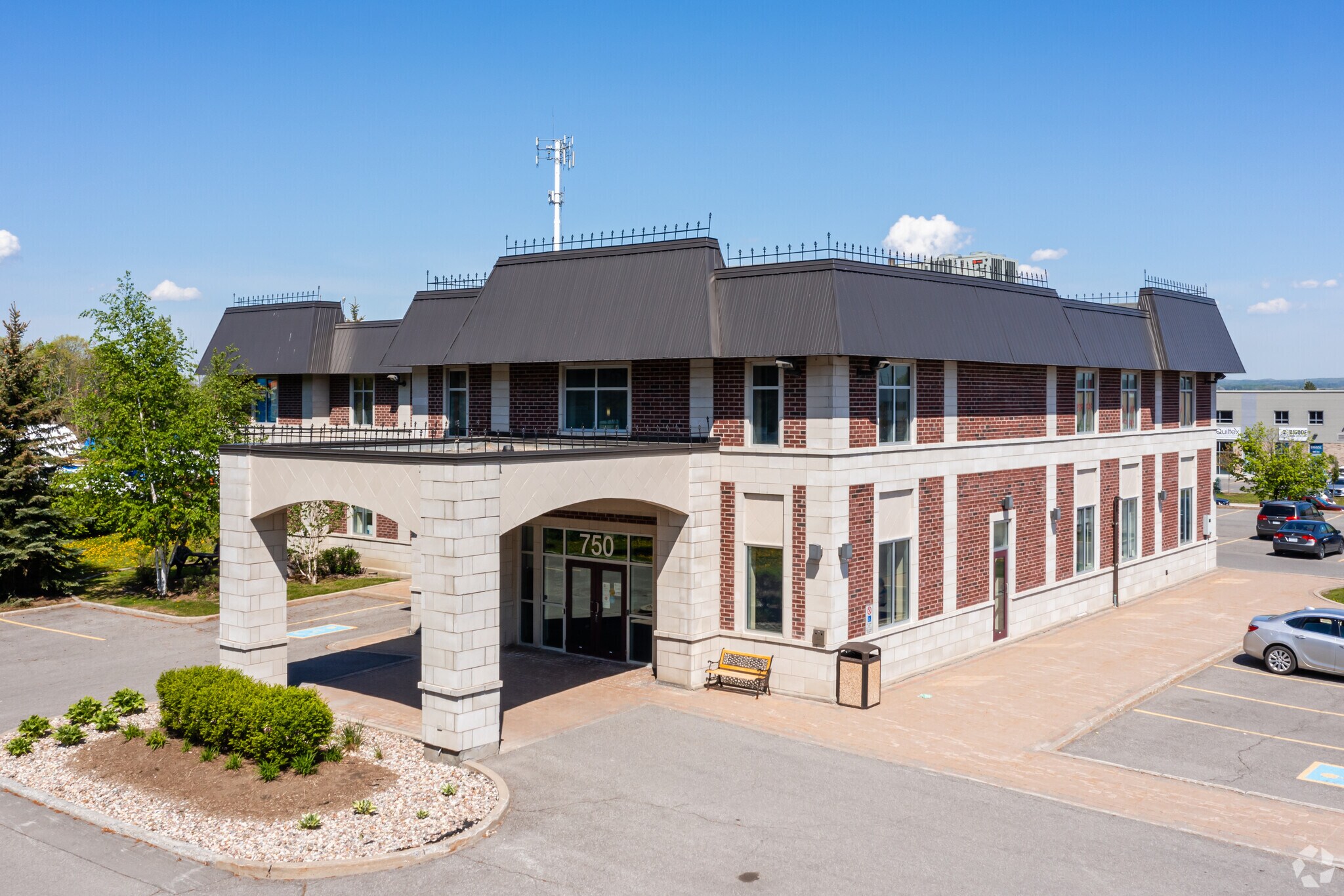 750 Taylor Creek Dr, Ottawa, ON à vendre Photo principale- Image 1 de 1