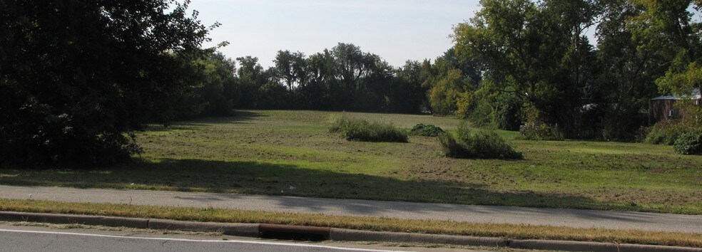 5231 Charles St, Rockford, IL à vendre - Photo du bâtiment - Image 1 de 3