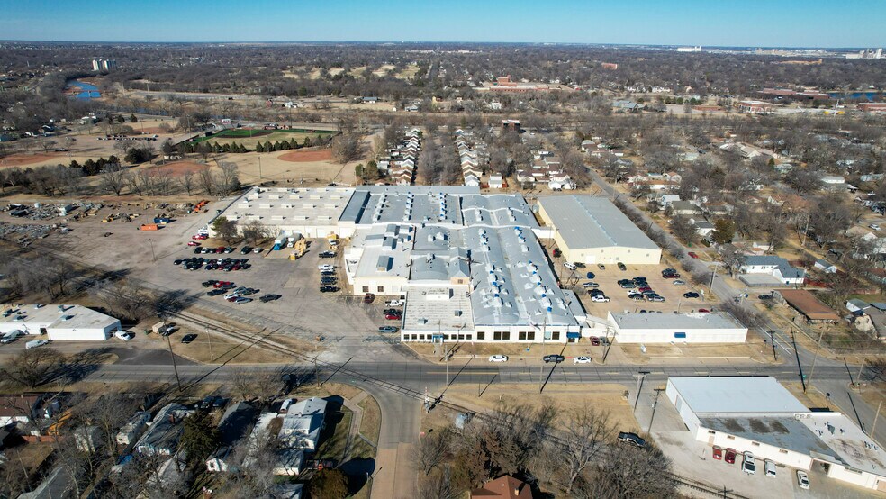 1802-1814 W 2nd St N, Wichita, KS à vendre - Photo du bâtiment - Image 3 de 12