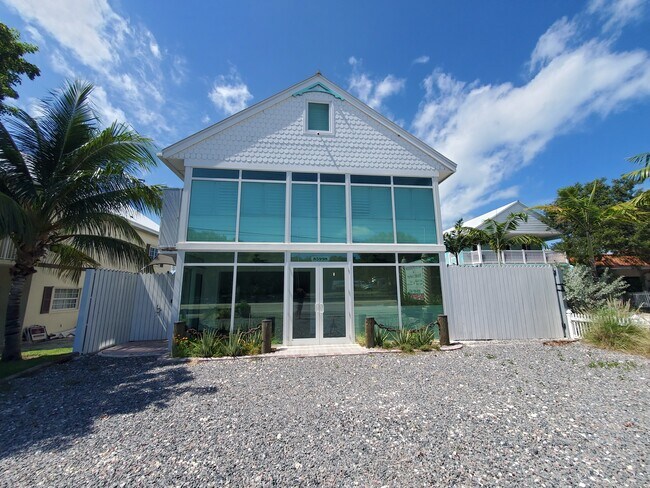 Plus de détails pour 85998 Overseas Hwy, Islamorada, FL - Bureau à louer
