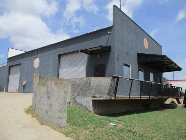 3212 S Main St, Fort Worth, TX à vendre - Photo du bâtiment - Image 2 de 11