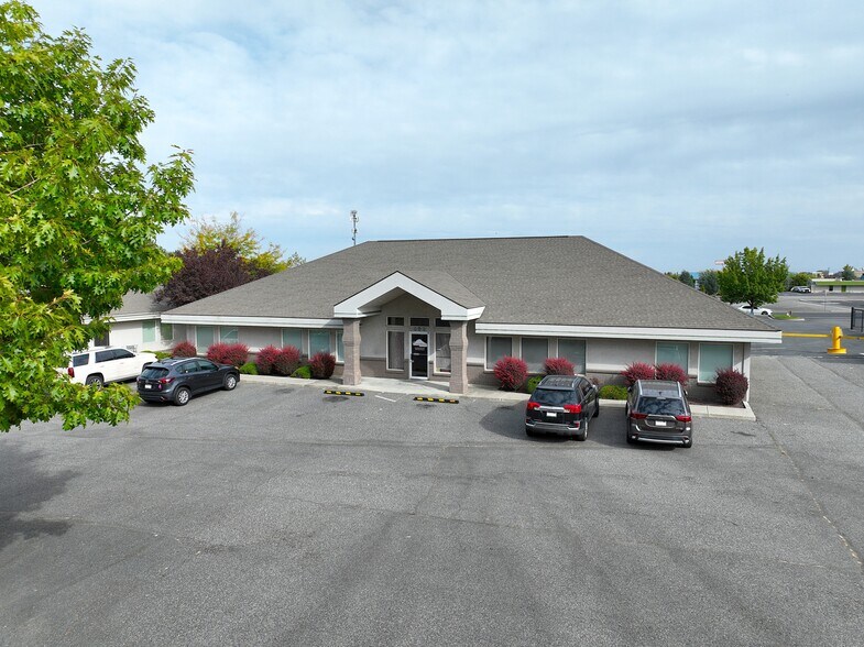 402 N Neel St, Kennewick, WA à vendre - Photo du bâtiment - Image 1 de 4