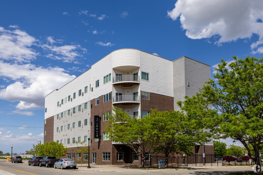 1015 N 16th St, Omaha, NE for sale - Primary Photo - Image 1 of 54