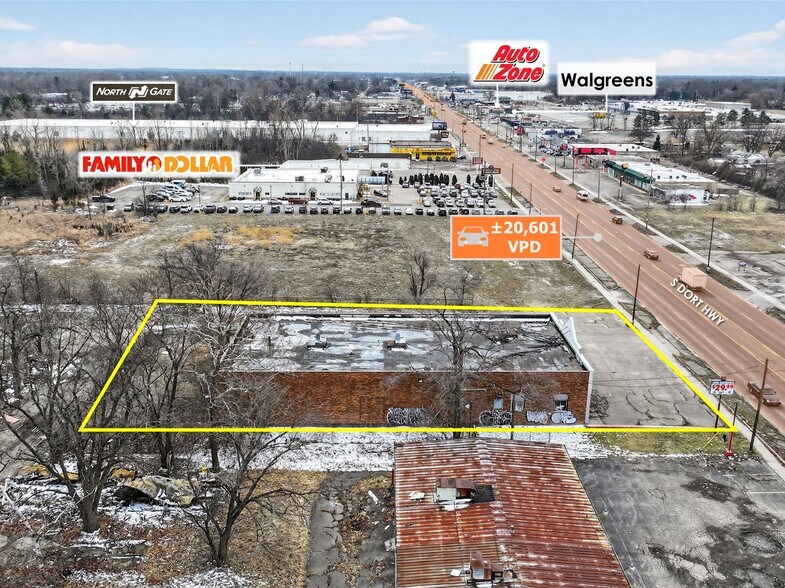2913 S Dort Hwy, Flint, MI à vendre - Photo du bâtiment - Image 3 de 10