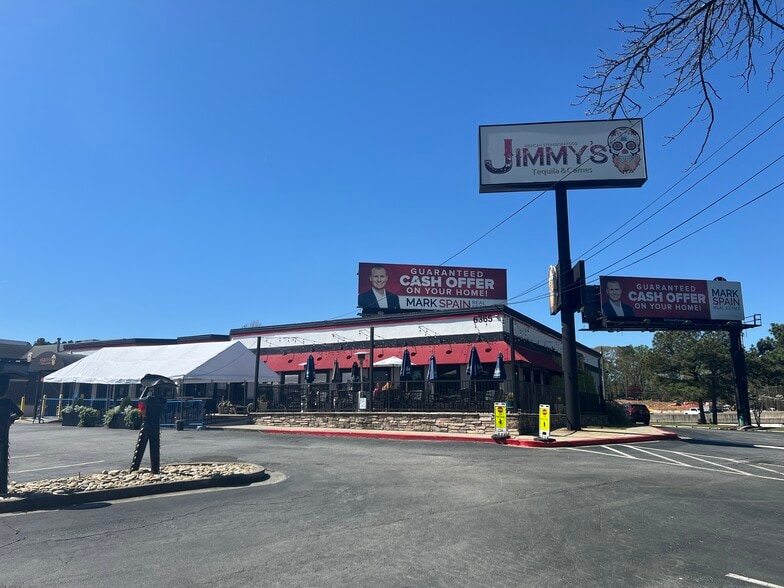 6363 Peachtree Industrial Blvd, Atlanta, GA for sale - Building Photo - Image 2 of 17