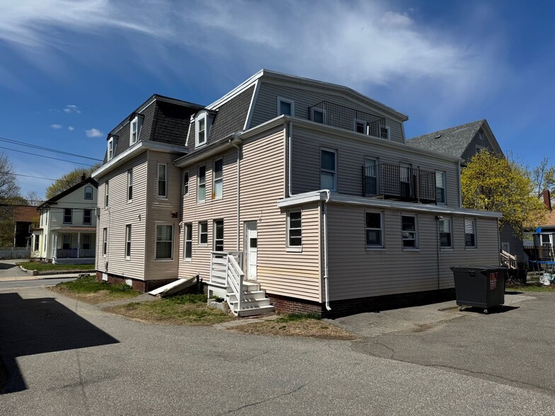 69-71 Cedar St, Malden, MA à vendre - Photo du bâtiment - Image 2 de 4