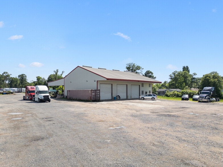 6734 E Mount Houston Rd, Houston, TX for sale - Building Photo - Image 3 of 7
