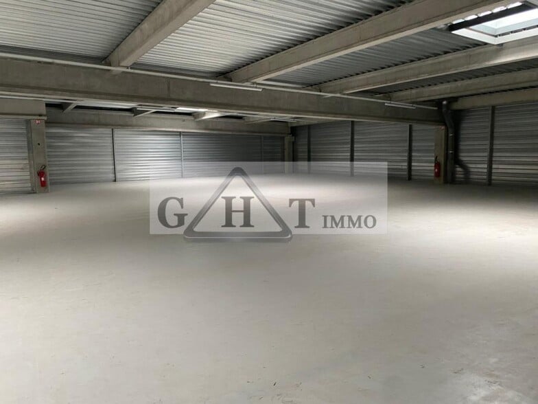 Industrial in Créteil for lease - Building Photo - Image 1 of 6