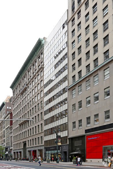 1 W 34th St, New York, NY for lease - Primary Photo - Image 1 of 6