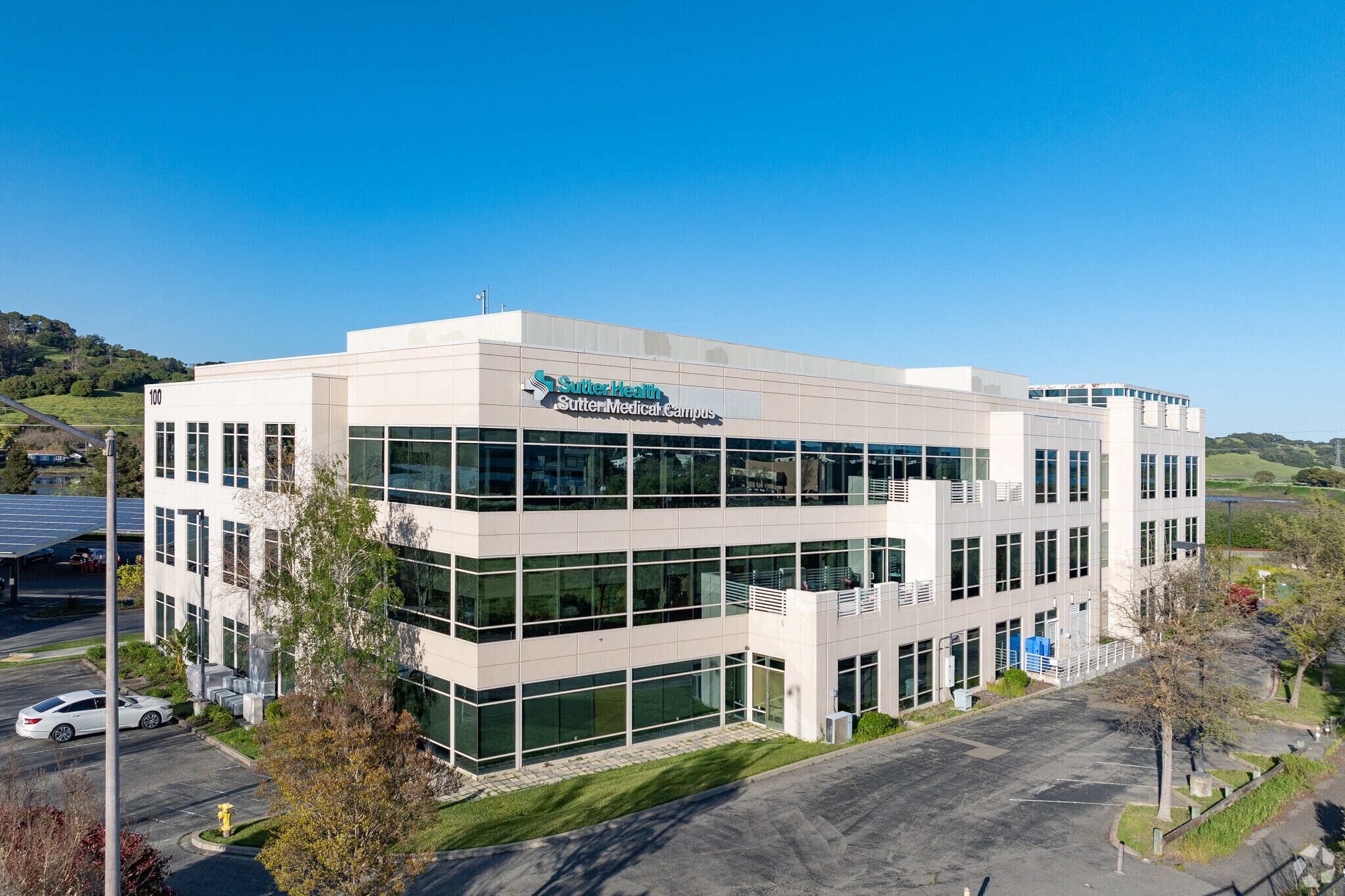 100 Rowland Way, Novato, CA à louer Photo du bâtiment- Image 1 de 9