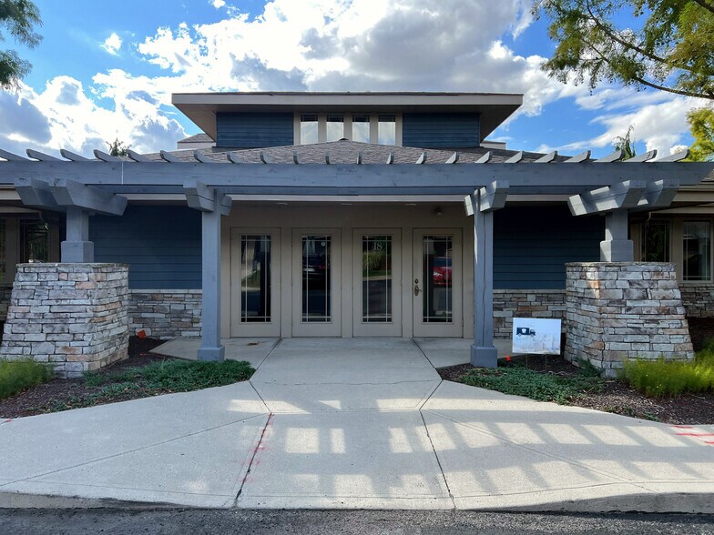 10-24 Remick Blvd, Springboro, OH à vendre - Photo du bâtiment - Image 1 de 25