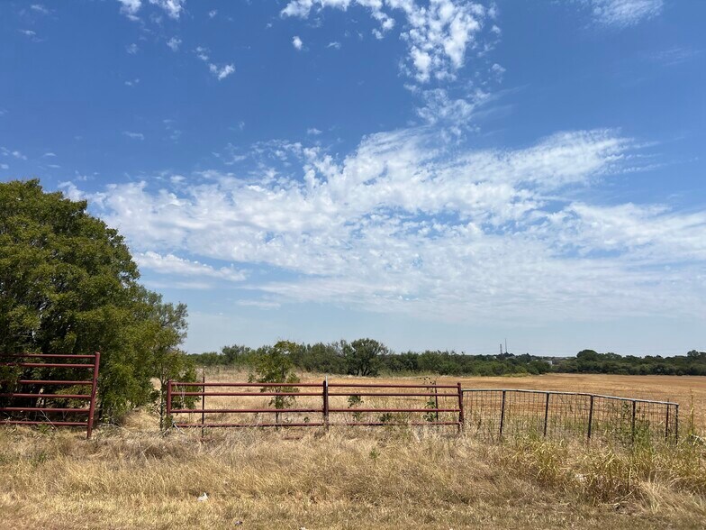 2911 Huntington ln, Wichita Falls, TX for sale - Building Photo - Image 2 of 2