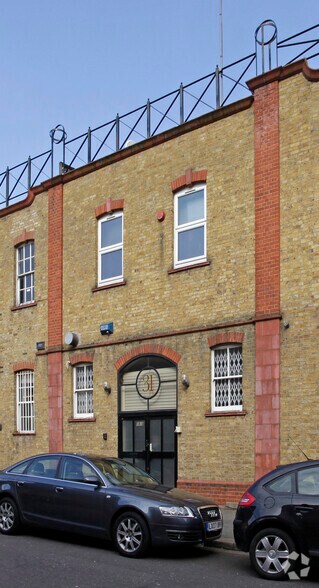 31 Warple Way, Londres à vendre - Photo principale - Image 1 de 7