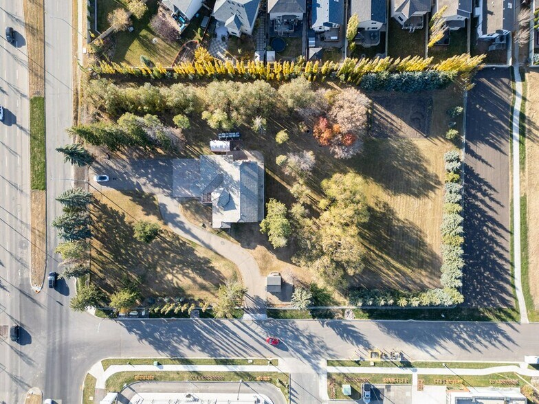7550 Ellerslie Rd SW, Edmonton, AB à vendre - Aérien - Image 1 de 6